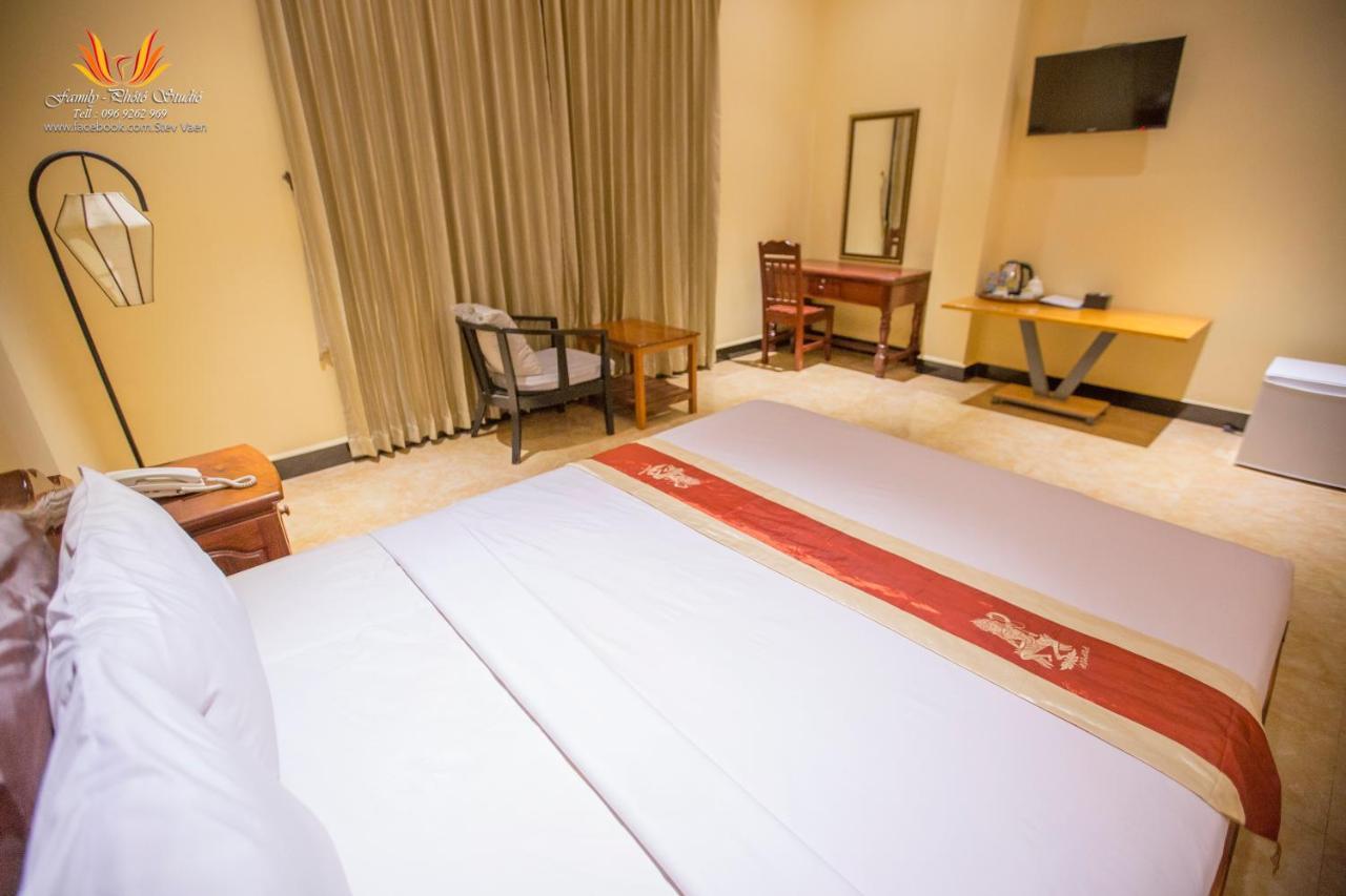 Jasmine Hotel& Sky Bar Battambang Exterior photo